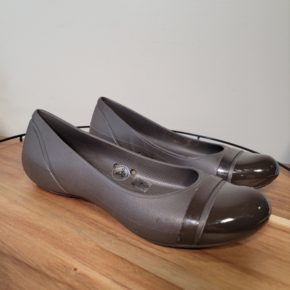 Crocs Brown Ballet Flats with Patent toe cap Size 9 - Picture 8 of 15